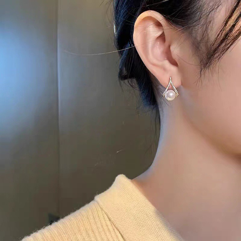 Bông tai hình chữ V đính đá ngọc trai nhân tạo thời trang