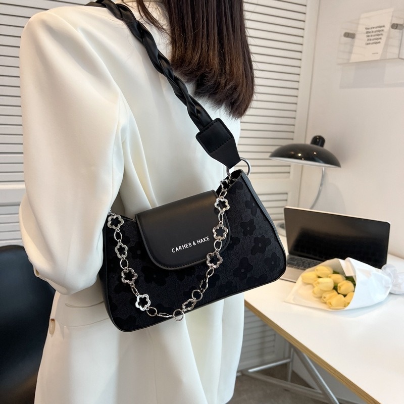 Túi Đeo Chéo Quai Xích Đơn Giản NB00385