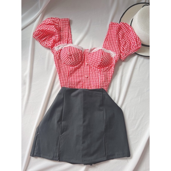 Set áo caro mút ngực phối ren nhún thun sau và quần giả váy xẻ lai alohashop91