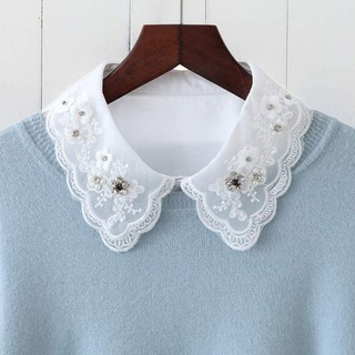 Cổ áo rời đính ngọc trai giả thiết kế thanh lịch thời trang