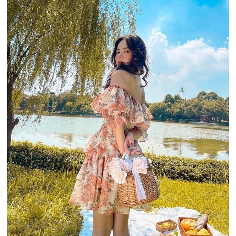 Đầm voan hoa xoè trễ vai 3 tầng bèo
