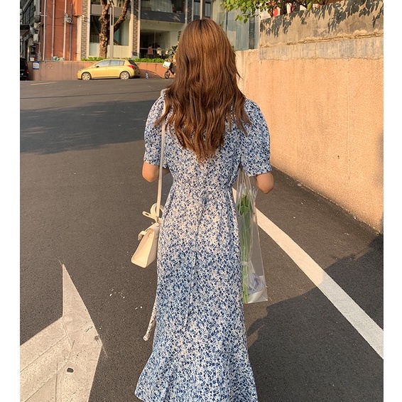 Đầm Đuôi Cá Cổ Chữ V Tay Phồng Họa Tiết Hoa Màu Xanh Dương Thời Trang Mùa Hè Hàn Quốc 2022 Cho Nữ