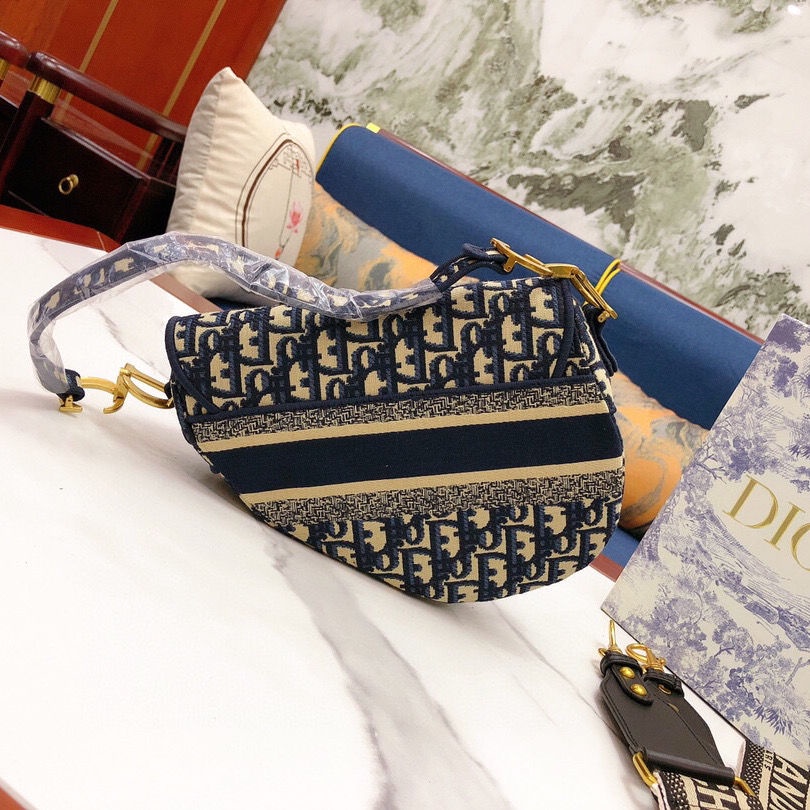 TÚI YÊN NGỰA DIOR siêu hot. hàng super vip. fullbox