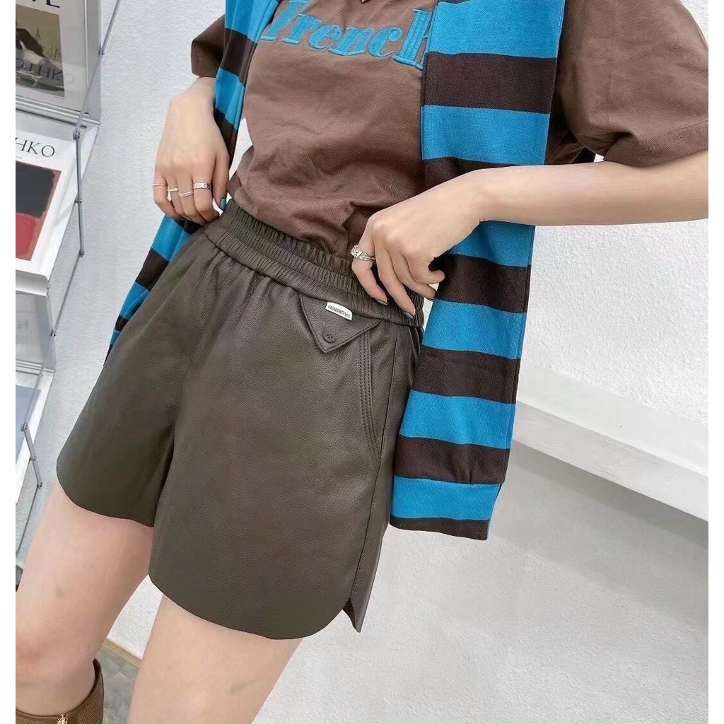 Quần short da cạp chun vạt tam giác