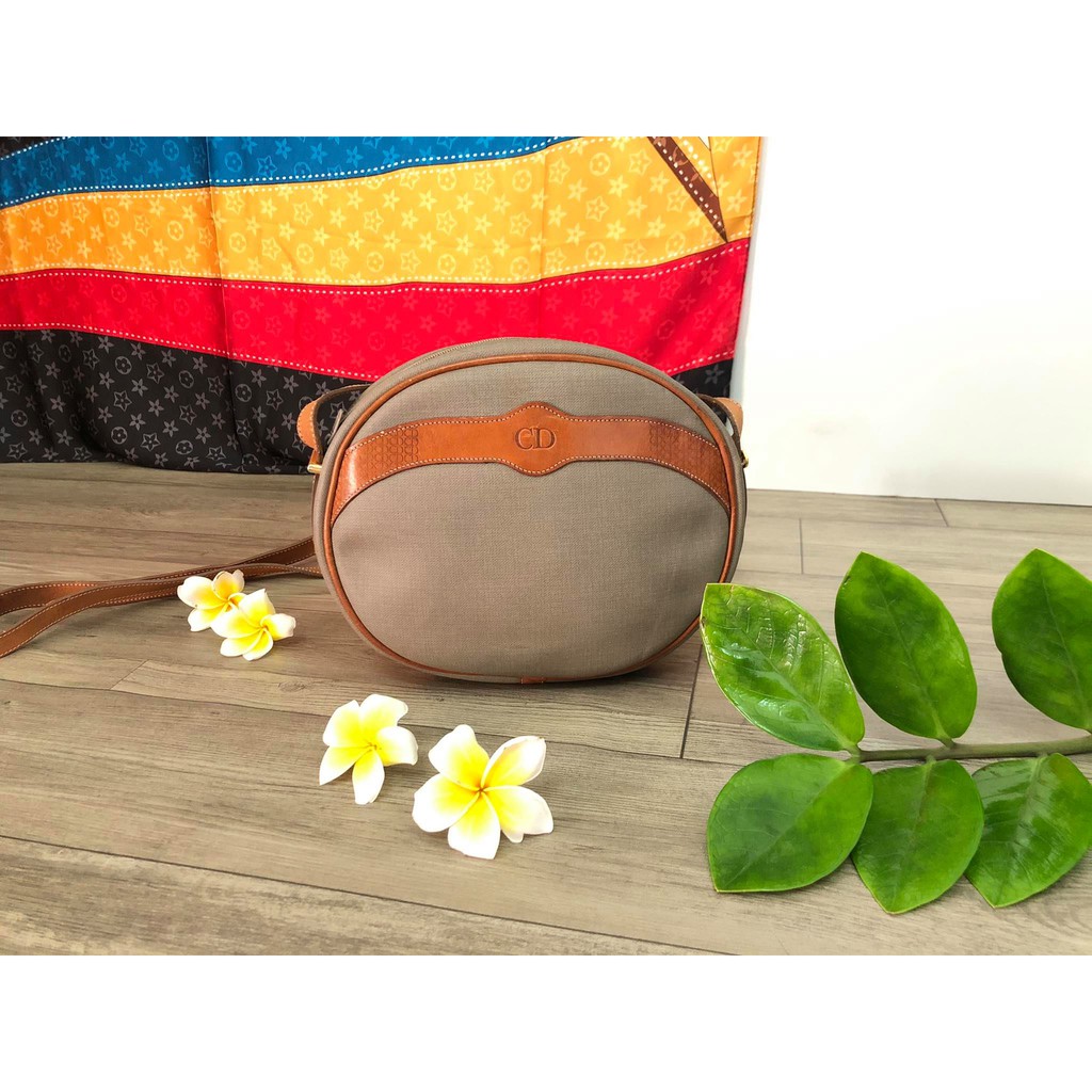 Thanh lý túi đeo chéo hiệu Di Or của Pháp, độc lạ