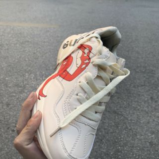 < FLASH SALE > VIDEO + ẢNH THẬT > GIÀY SNEAKER  TRẮNG THẤP CỔ ĐỎ