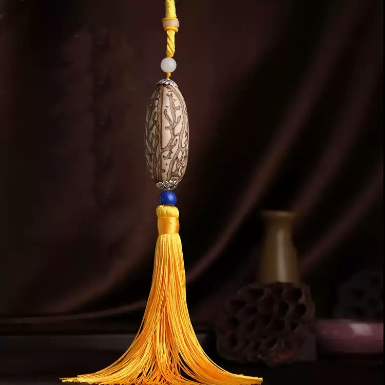 Khánh Treo Xe Ô Tô Hình Tượng Phật Di Lặc Làm Từ Hạt Cây Bồ Đề Ngàn Mắt