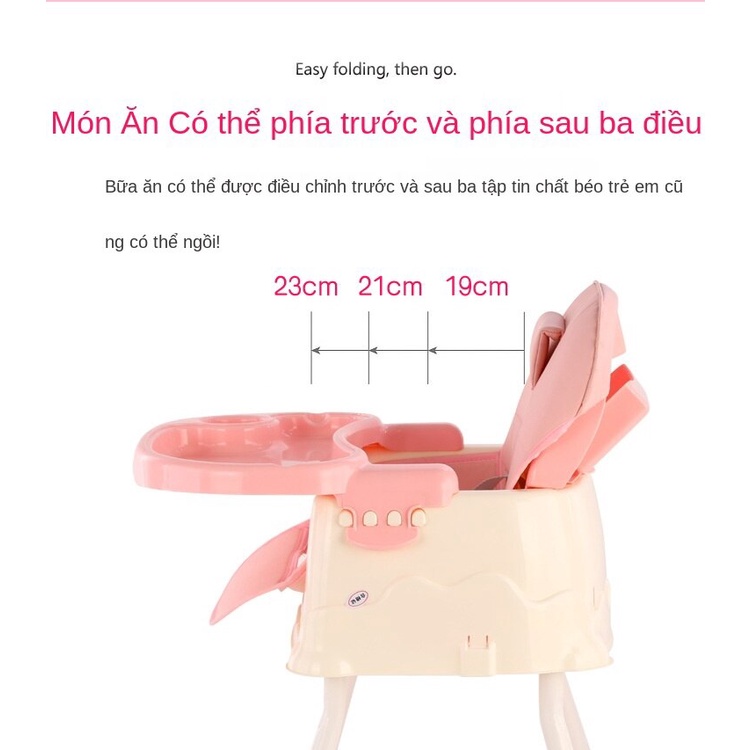 Ghế ngồi ăn nhỏ cầm tay của ghế đẩu để ngồi trẻ con... ghế ăn nhỏ được xếp lại... ghế ngồi cho bàn ăn gia đình.