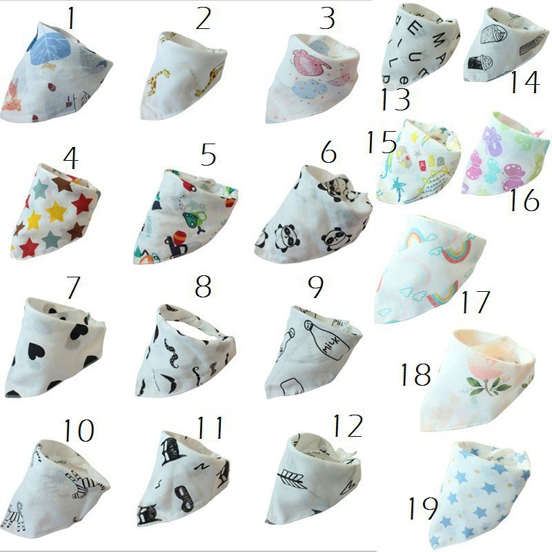 Khăn yếm tam giác hai lớp in hình dễ thương cho bé