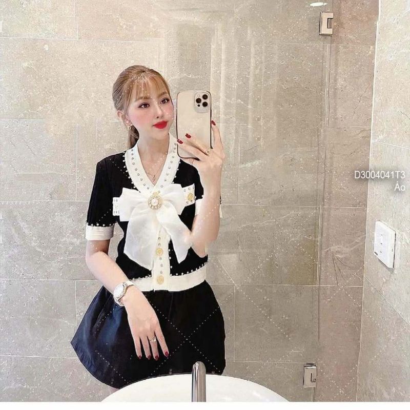 Áo len croptop nơ trắng ngực kết hạt phối viền cổ tim tay ngắn hàng Quảng Châu 3004