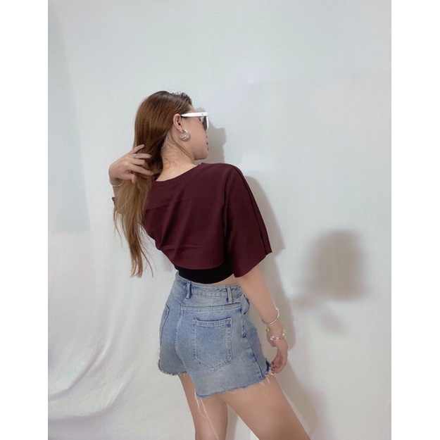 Áo croptop thun nỉ cánh dơi form rộng hở ngực in chữ đen, 2 màu