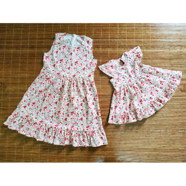 Set váy chị và em