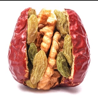 Táo đỏ óc chó và nho khô 2 gói 500g/goi