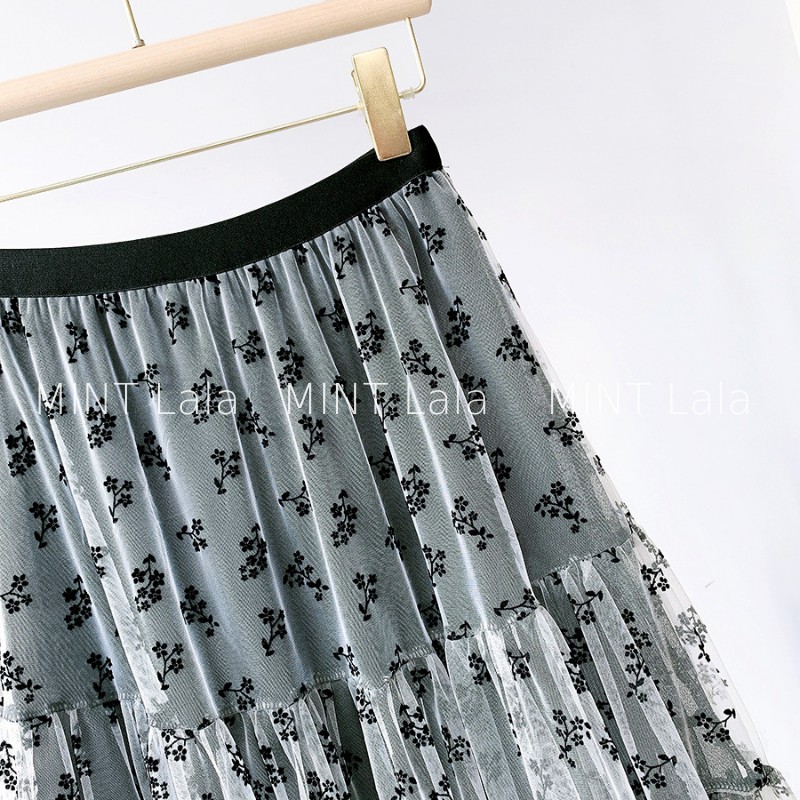 Chân Váy Bánh Bèo Đen Dài 3 Lớp Thêu Hoa - HÀNG SẴN