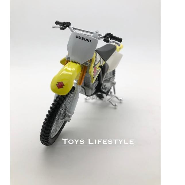 Maisto Mô Hình Xe Suzuki Rm-Z 250 Tỉ Lệ 1: 18