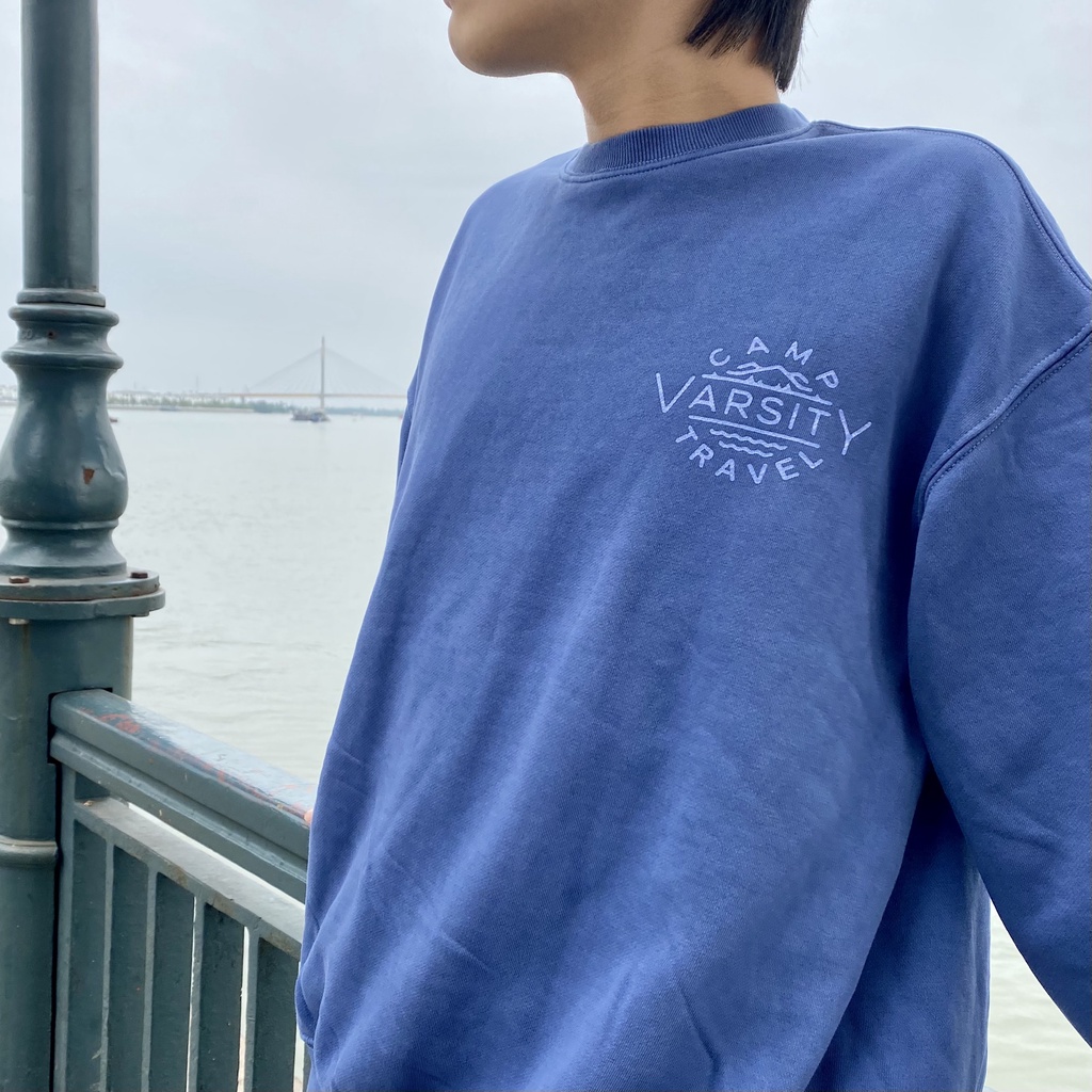 [Mã 12FASHIONSALE1 giảm 10K đơn 50K] Áo Sweater Travel Varsity chính hãng | BigBuy360 - bigbuy360.vn