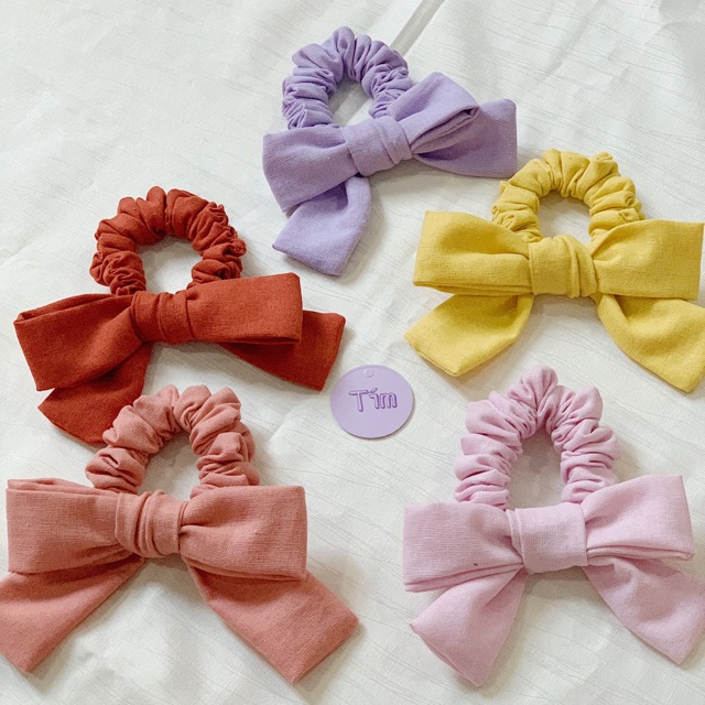 Scrunchies nơ trơn hoặc thêu tên