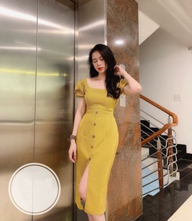 Đầm Caro Cổ Vuông Nút Gỗ