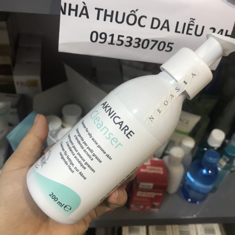 Sữa rửa mặt Aknicare cleanser 200ml