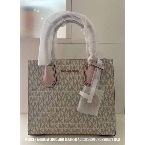 Túi Michael Kors Mercer Medium Logo and Leather Accordion Crossbody Bag
