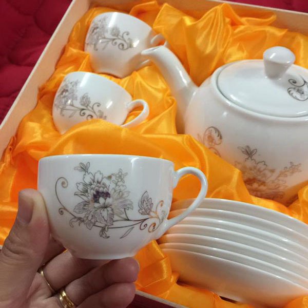 Bộ ấm chén gốm sứ cao cấp, bộ ấm chén sứ uống trà phong cách HÀN QUỐC- gốm sứ Camellia in họa tiết sang trọng