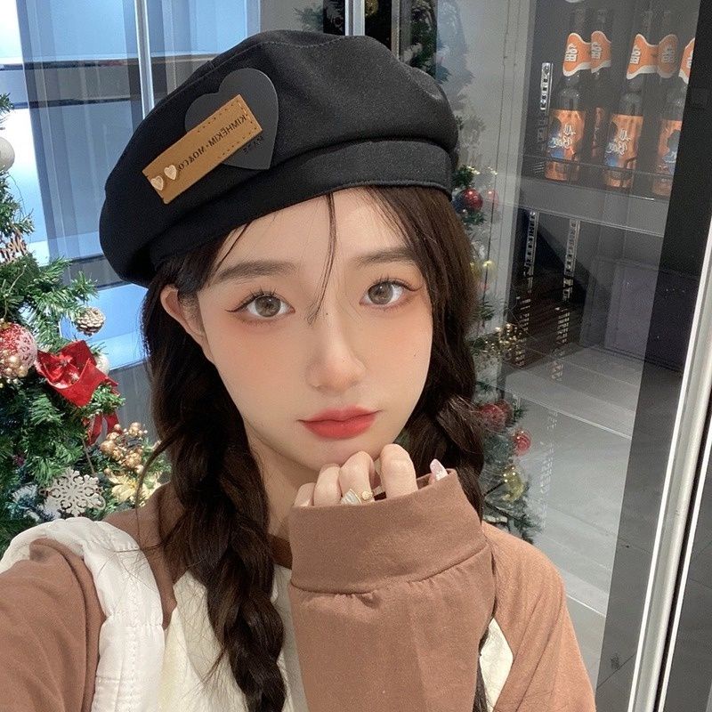 Mũ Beret Hình Trái Tim Và Tag Đen