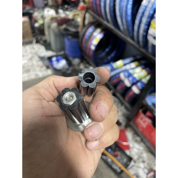 Cặp cao su ruột gù tay lái , bám chắc , không rơi rớt gù