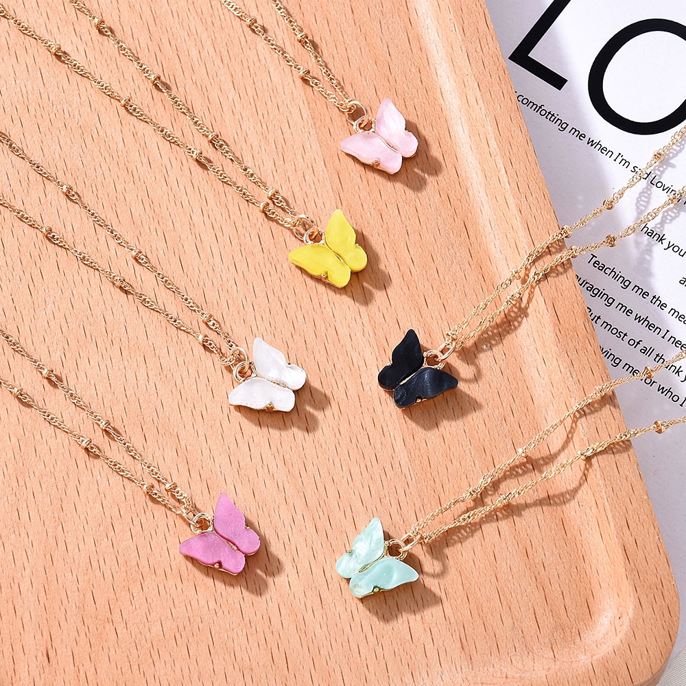 Vòng cổ choker mặt hình bướm và chữ cái sành điệu cho nữ
