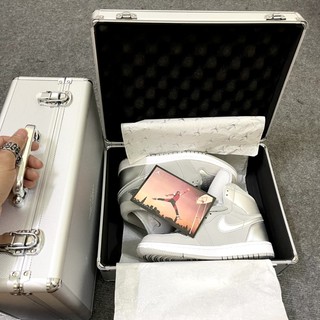 Vali Jordan + Giày ( Ảnh Thật + Free Ship)