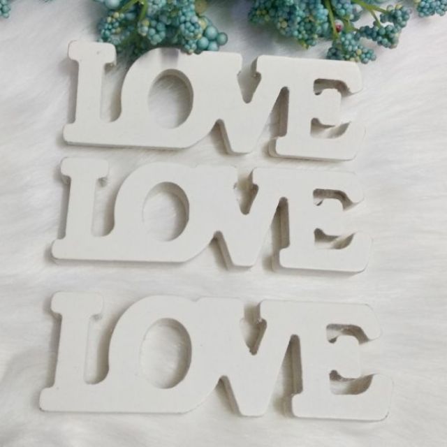 Chữ LOVE gỗ nhỏ mini trang trí bàn Gallery