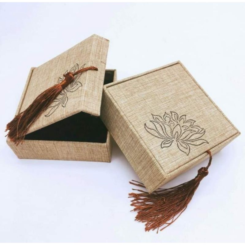 Hộp Gấm Đựng Trang Sức, Vòng Phong Thủy Kt 10X10Cm