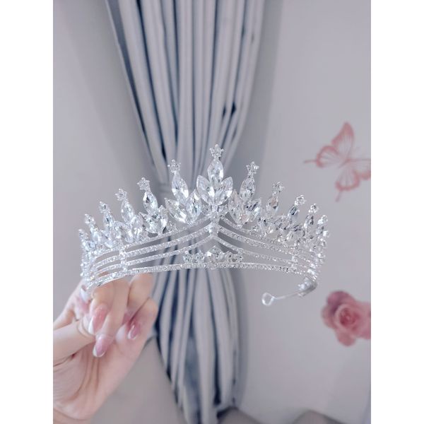 Mẫu vương miện mới  siêu sang trọng kiêu sa lấp lánh
