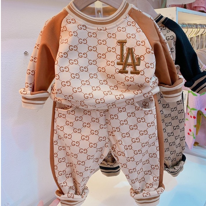Sét Cho Bé Trai💞FREESHIP💞 Bộ Thu Đông Chất Da Cá Cao Cấp- Họa Tiết Hottren Pha Phối Điểm Nhấn Bo Gấu Giữ Ấm 8kg=20kg