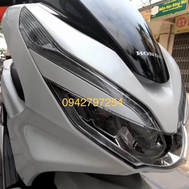 Sơn xe máy Honda PCX màu Trắng pha lê UW001-1K và UW001-2K Ultra Motorcycle Colors