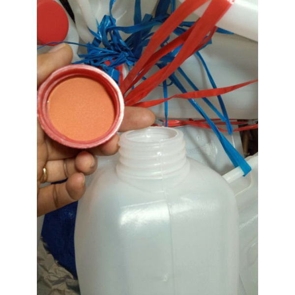 Can Nhựa Đựng Nước