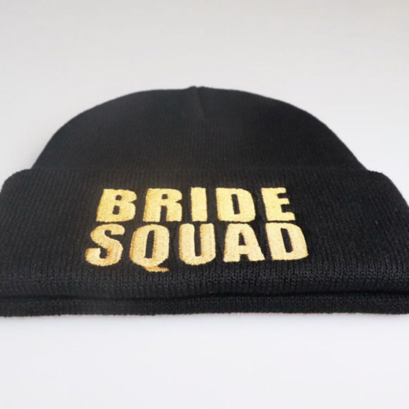 Mũ Dệt Kim Thêu Họa Tiết Màu Vàng Thời Trang Mùa Đông Cho Nữ