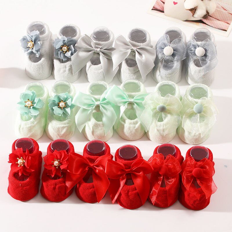 Set 3 đôi tất cotton chống trượt đính hoa/ngọc trai/nơ dễ thương xinh xắn dành cho bé gái