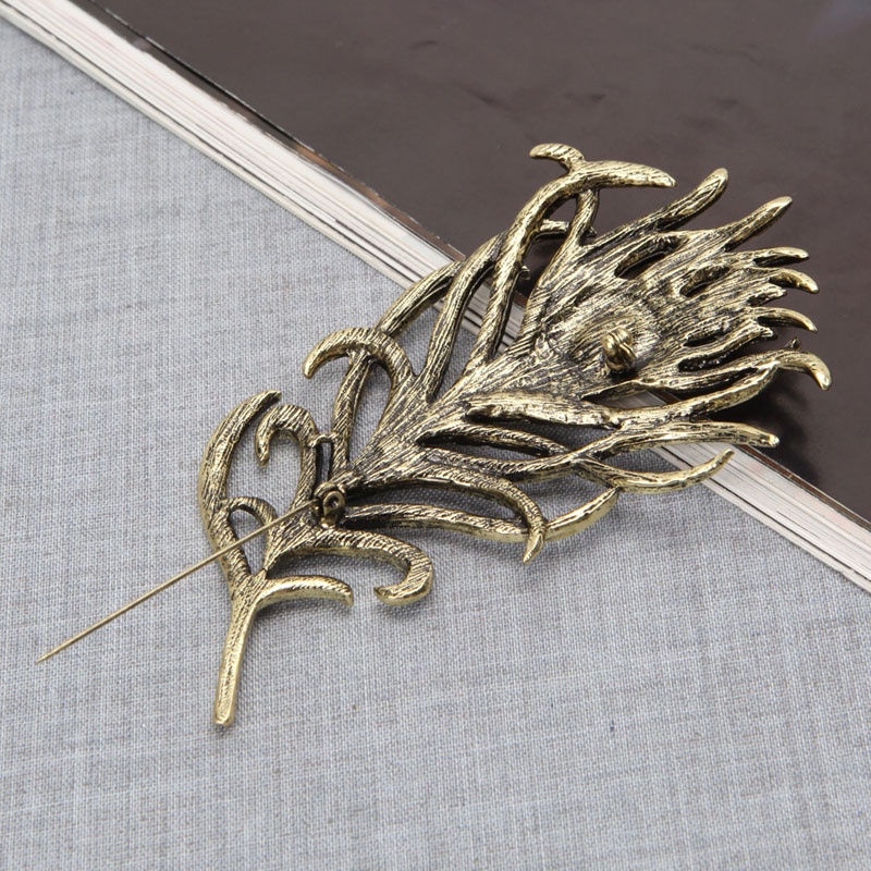 Trâm Cài Áo Mạ Vàng Hình Lông Công Sang Trọng