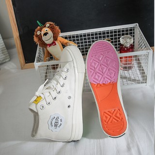 Giày Sneaker tự đổi màu
