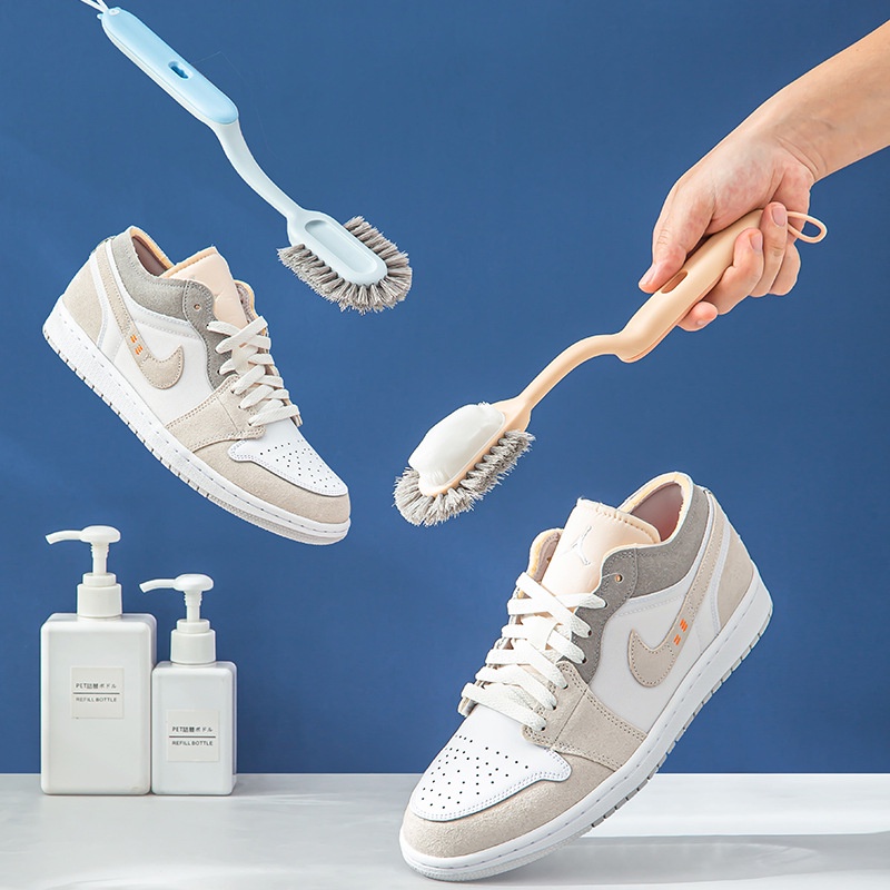 Bàn Chải Chà Giày Ba Mặt Lông Mềm Không Làm Đau Tay Cầm Dài Cho Gia Đình