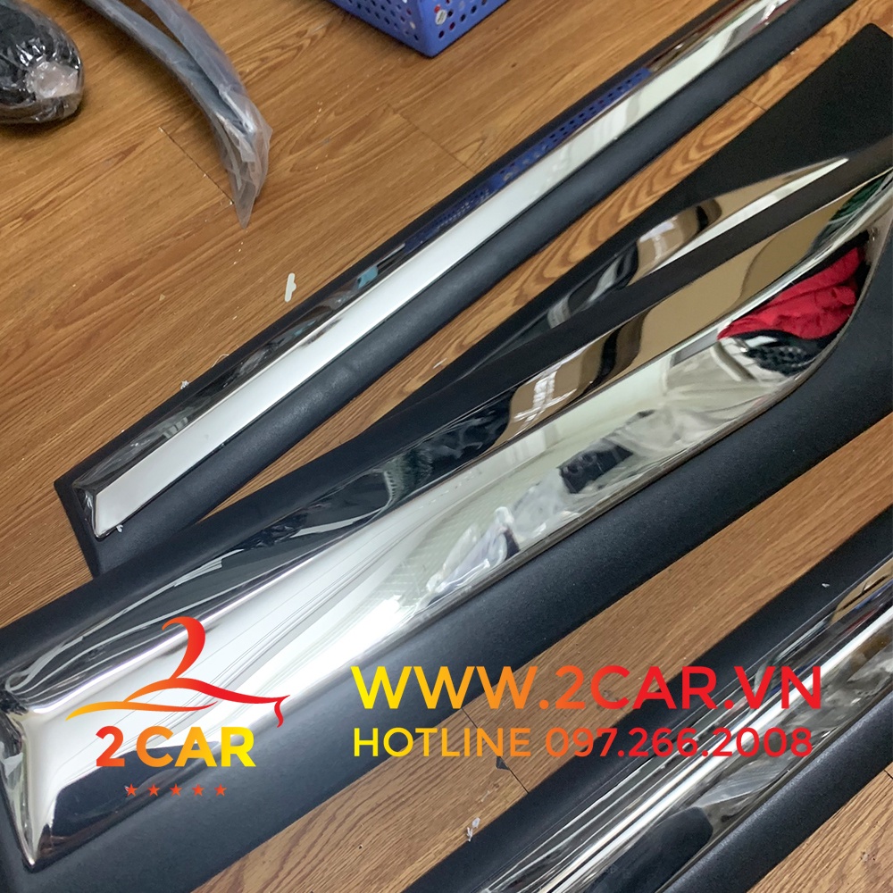 Nẹp sườn hông xe Toyota Fortuner 2017- 2021, 2022 bản to, nẹp trắng inox cao cấp