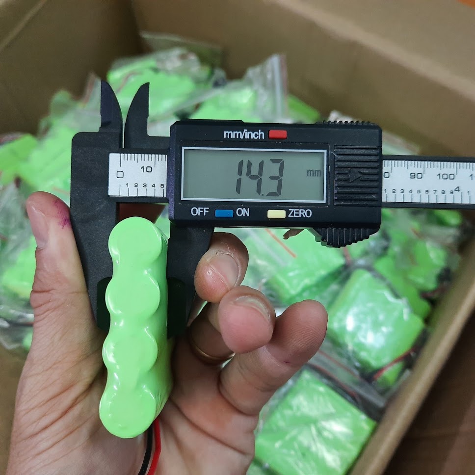 Pin xe điều khiển 4.8v SM-2P dung lượng cao 1400mah/1800mah/2000mah/2800m  cho xe mô hình điều khiển từ xa