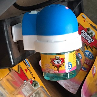 Máy Xông Tinh Dầu bắt Muỗi Bằng khuếch tán tinh dầu hương hoa lily