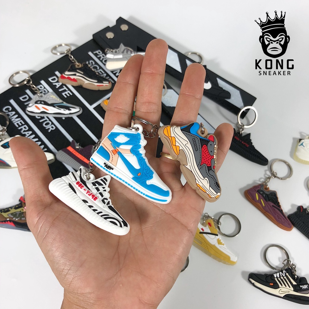 [Ngẫu Nhiên Mẫu] Móc Khóa KeyChain Hình Giày SNEAKER