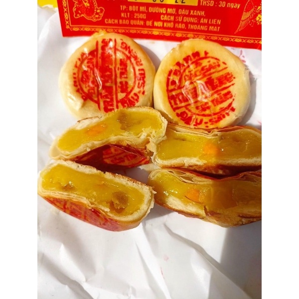 Bánh pía nhân đậu xanh sầu riêng Trần Mỹ Ngọc 250gr/cây 4cái