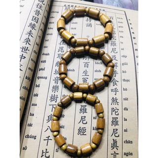 vòng tay gụ vàng