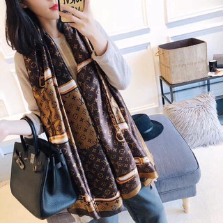 Khăn lụa hiệu LV
