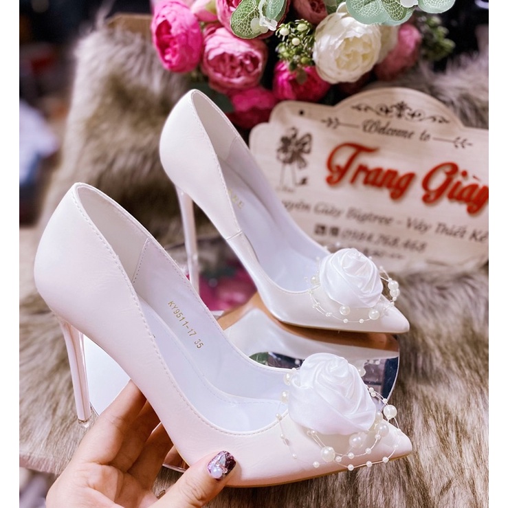 GIÀY CƯỚI THIẾT KẾ HOA HỒNG PHỐI NGỌC CÓ SẴN (là mẫu tkế thủ công vui lòng chắc chắn trước khi đặt hàng)