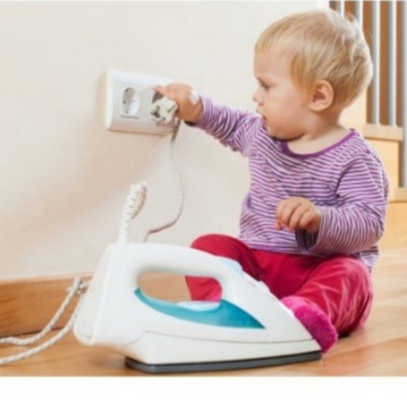 Set 10 Bịt ổ điện an toàn cho bé 2 chân, 3 chân