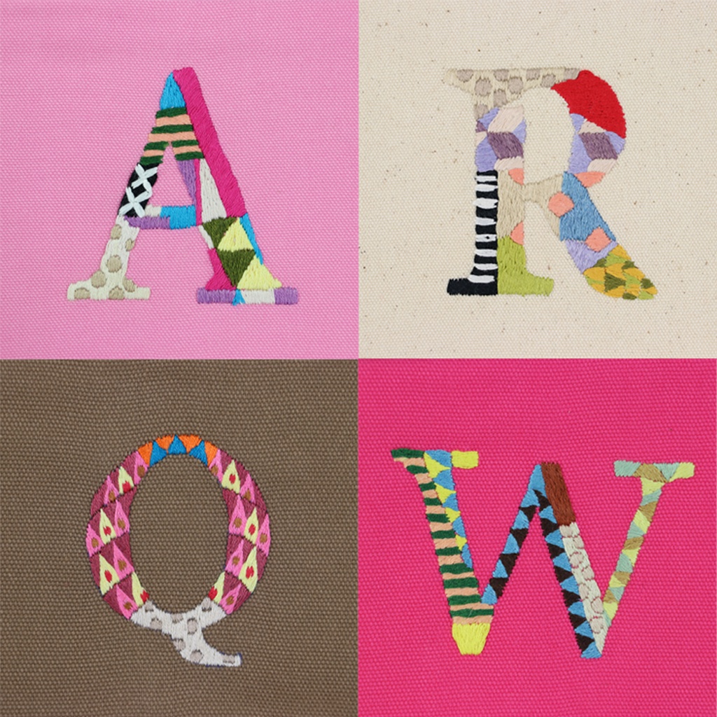 Ví Nữ Cầm Tay Thêu Họa Tiết Chữ Cái A Q R W Phối Màu Cực Đẹp - Trúc Lâm Handmade